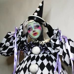 Meet your Posher, Loris